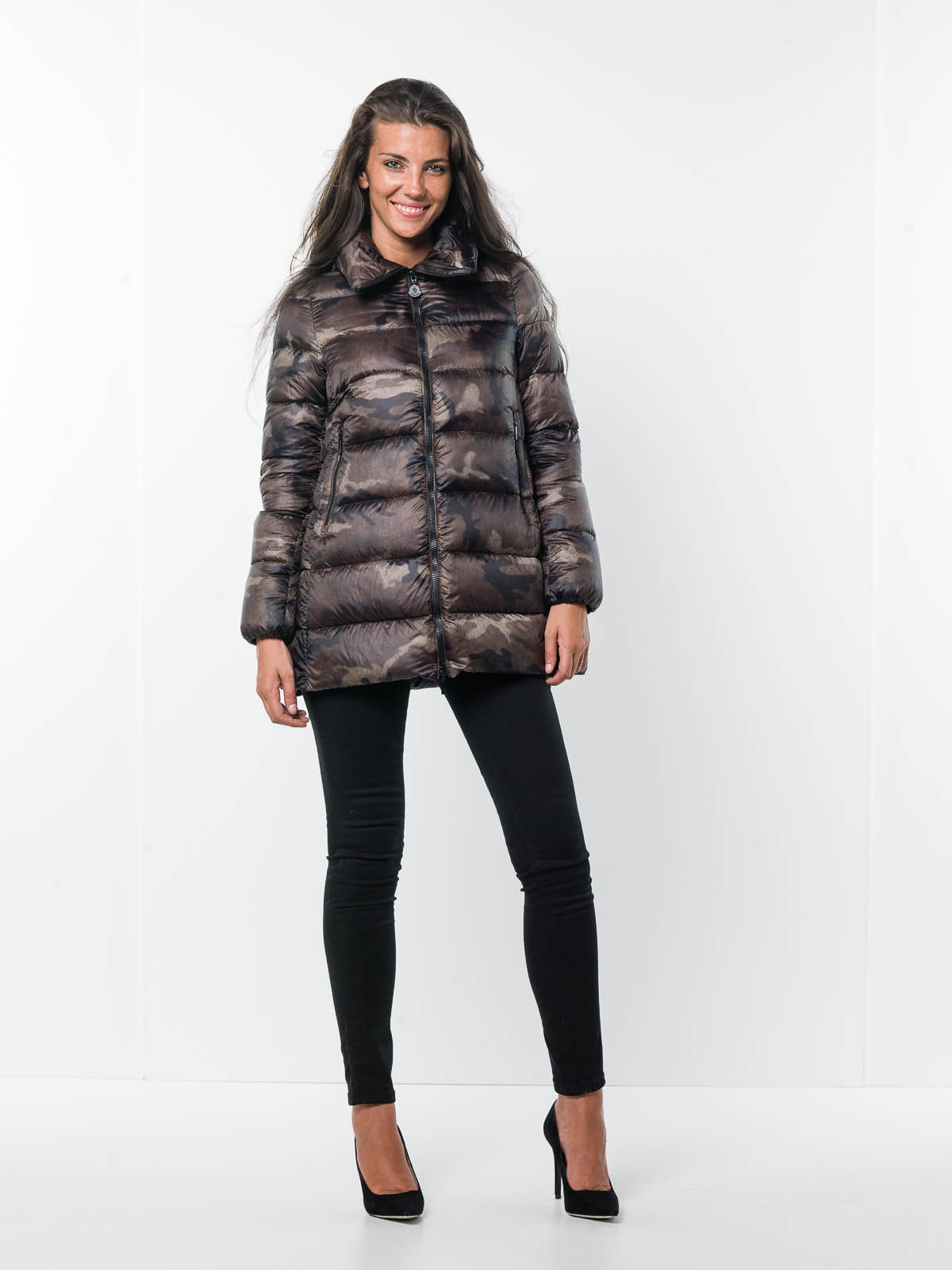 Padded coats Moncler - 'Torcy' quilted short coat camo