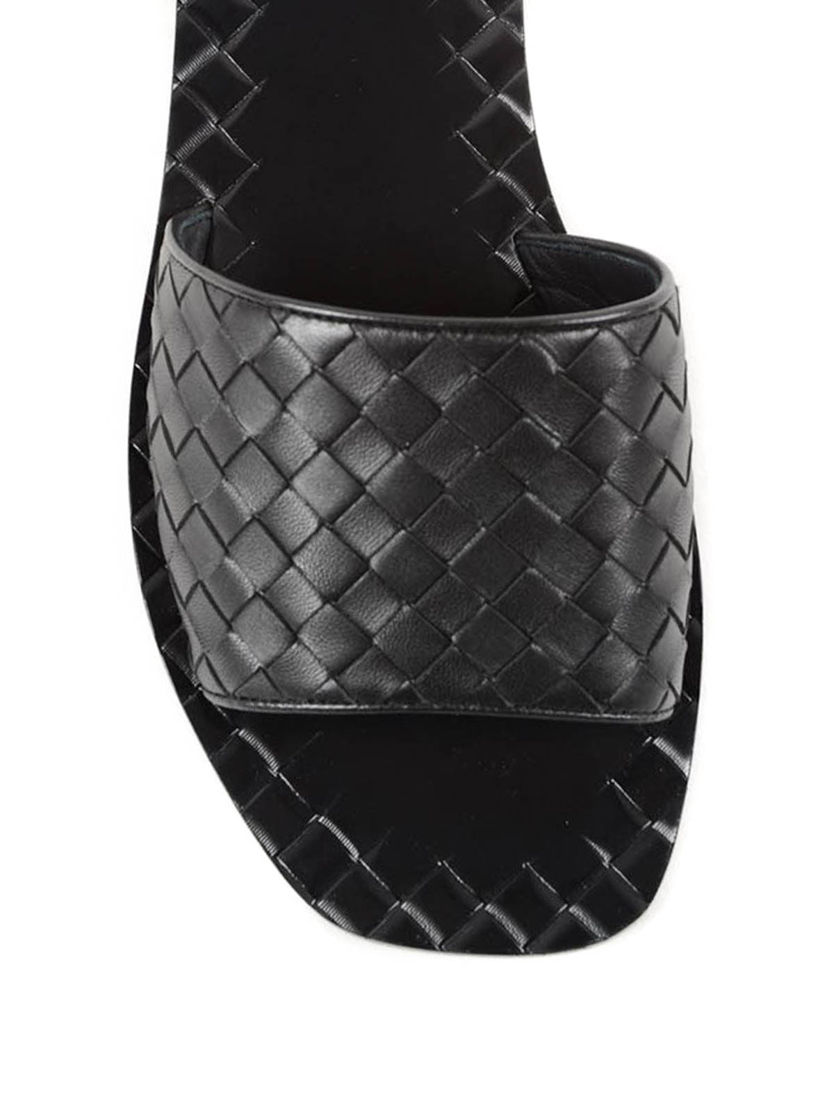 Shop Bottega Veneta Nappa Intrecciato Sandal In Negro