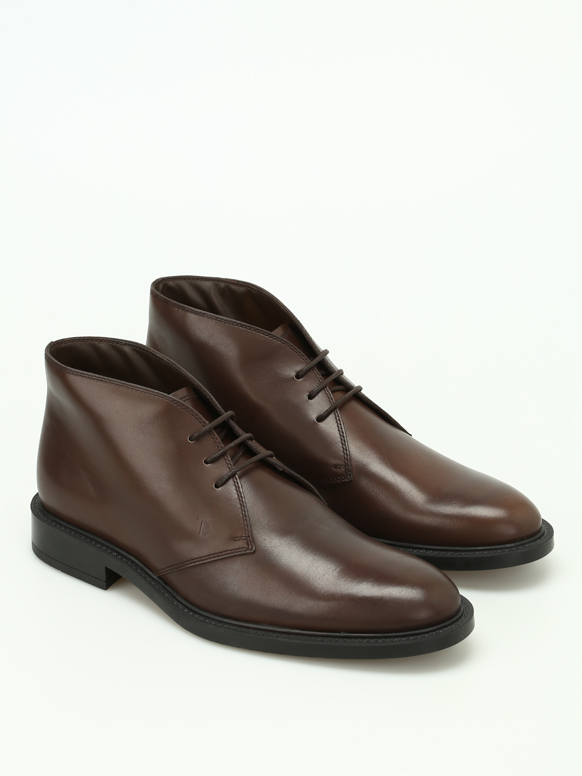 Tod's leather chukka store boots