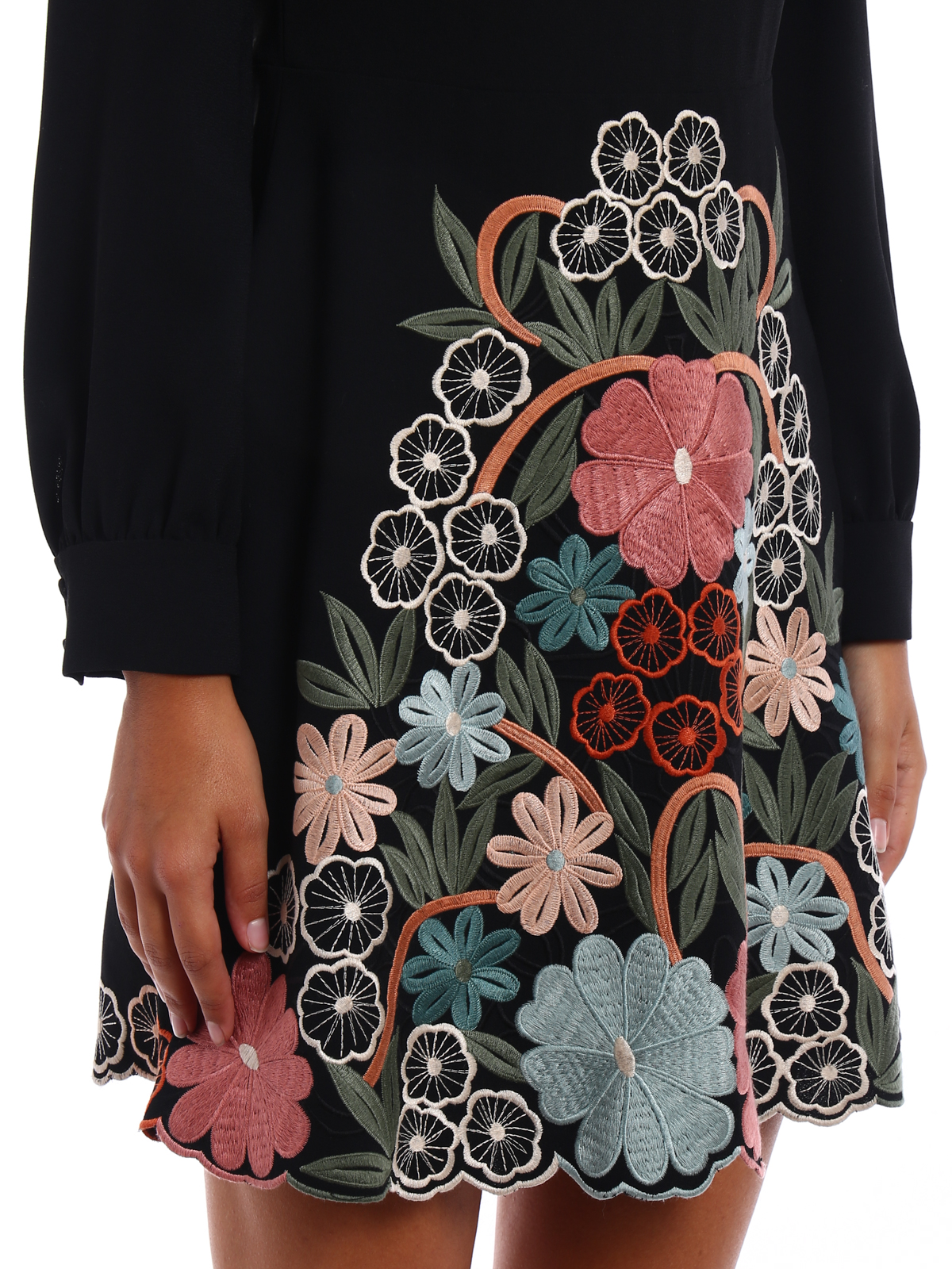 Valentino Red Floral embroidered crepe dress|NR0VA07J3A8ARN Valentino Red Floral embroidered crepe dress|NR0VA07J3A8ARN