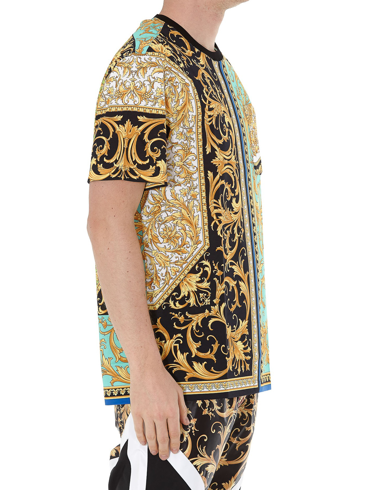 【関税込み】Versace シルバーバロックTシャツ Versace Jeans Couture バロック シャツ | ブラック | FARFETCH JP