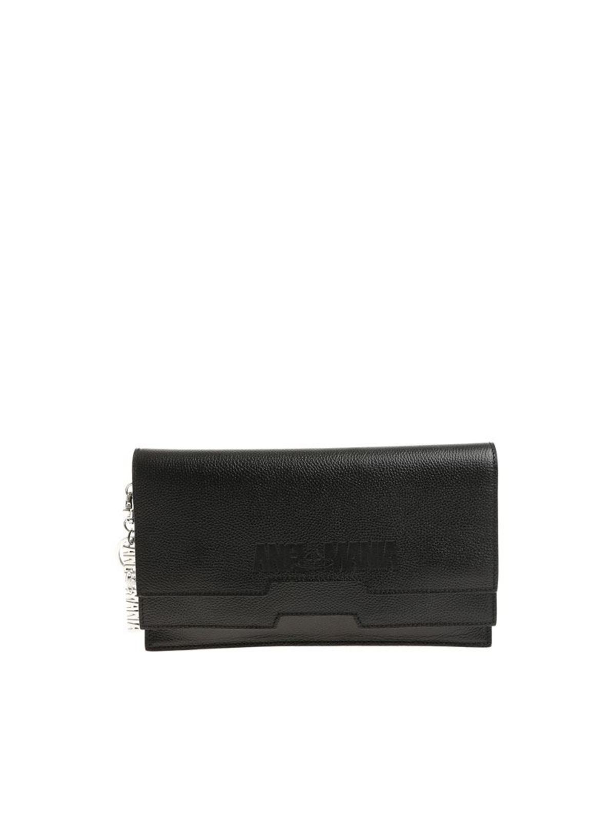 Vivienne Westwood Anglomania Hammered Leather Clutch In Negro